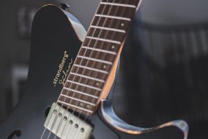 Strandberg Sälen Jazz NX 6 Black